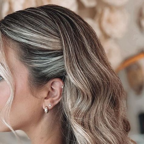 I Do Hair by Kimberly May LLC Wedding/Event Hair CHI-IL-WI-MI on Instagram: "This Swept Back Hairstyle is a new favorite 🥰 What to ask for ⤵️ - Swept back to center of head (not tightly tucked down) - Fluffy Waves - Extensions for extra longevity LOVE THIS LOOK? Let me know! #idohairbykimberlymay #idohairbykmay #chicagoweddinghair #chicagoweddinghairstylist #lakegenevawedding #lakegenevahairstylist #weddinghairstylist #weddinghairstylistchicago #glambride #bridehairstyle #loosewaves #weddinghair #bridesmaidhair #alldownhairstyle #hollywoodwaves #longlastinghairstyle #bridalhair #weddingtips #weddinghairstyles #weddinghairtips #performancewithpurpose #2023bride #2023weddingtrends #fluffywaves #luxyhairpartner #luxyhair #waves #updo #halfuphalfdown #partypony idohairbykimberlymay id Wedding Hair Half Behind Ear, Sleek Hairstyles Bridesmaid, Bridal Hair Down Pinned Back, Wedding Hair Pinned Back Both Sides, Sleek Front Wedding Hair, Bride Hair Behind Ears, Wedding Hair Front Pulled Back, Tucked Hair Wedding, Bridal Hair Tucked Behind One Ear