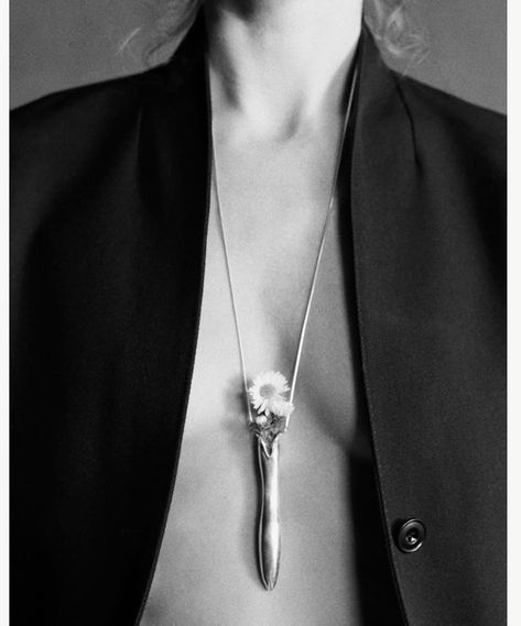 @sophiebuhai: "FLOWER POWER. Vessel Pendant from the Permanent Collection." Vase Pendant, Unusual Accessories, Architectural Jewelry, Sophie Buhai, Elsa Peretti, Fall Accessories, Jewelry Inspo, A Flower, Paris Fashion Week