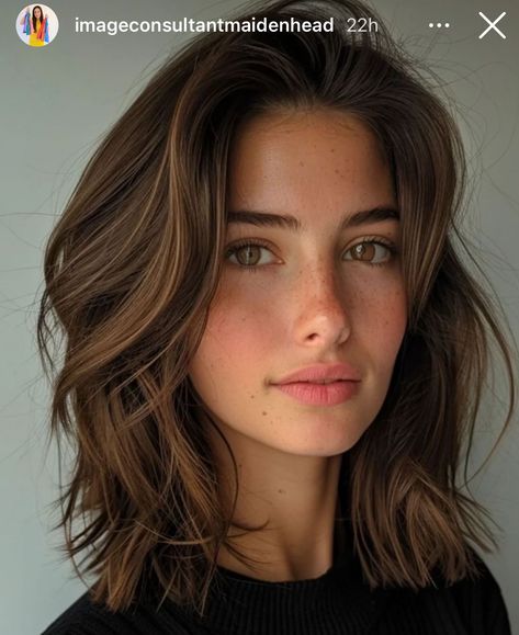 Bob Cut Long Hair, Short To Medium Layered Haircuts, Half Lange Bob, Haircut For Side Part, Hair Cut Ideas 2024 Trends, Long Italian Bob Haircut, Medium Length Brunette Haircut, Short Haircuts For Women Shoulder Length, Long Italian Bob