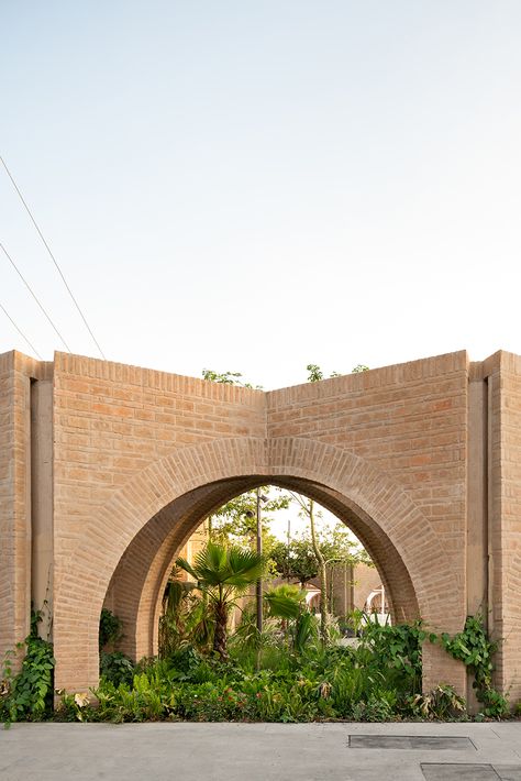 escher-like arcades frame gardens in estudio MMX's civic square in mexico Arch Gate, Pavilion Architecture, Entrance Gates Design, Conceptual Architecture, Brick Architecture, Indian Architecture, Brick Building, Traditional Architecture, Entrance Gates