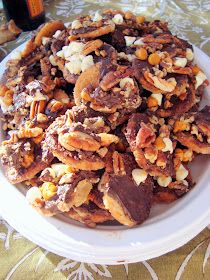 Ritz Cracker Candy, Ritz Cracker Recipes, Cracker Candy, Ritz Cracker, Candy Recipes Homemade, Cracker Recipes, Ritz Crackers, Peanut Butter Chips, Homemade Candies