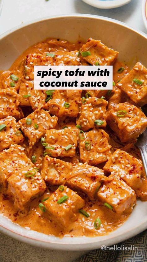 Spicy Tofu Recipes, Creamy Coconut Sauce, Sauce Video, Mapo Tofu, Coconut Sauce, Tasty Vegetarian Recipes, Indian Curry, Think Food, Homemade Snacks