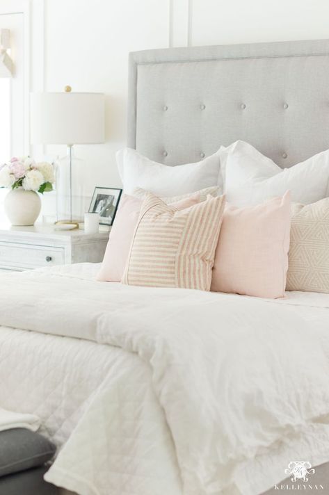 How to decorate a pink bedroom using throw pillows, flowers, baskets, rugs, and curtains. #bedroomdecor #masterbedroom #bedroomdecorideas White Sitting Room, Blush Pink Bedroom, Blush Bedroom, Pink Bedroom Ideas, Gold Bedroom, Bedroom Furnishings, Pink Bedrooms, Gray Bedroom, Pink Bedding