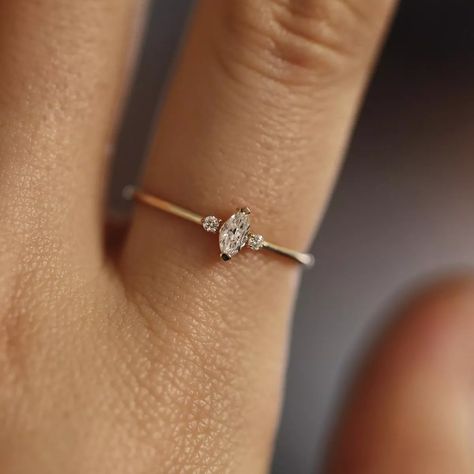 25 Minimalist Engagement Rings Unique Diamond Wedding Bands, Cute Promise Rings, Marquise Cut Diamond Ring, Minimalist Diamond Rings, Marquise Cut Rings, Dainty Diamond Ring, Minimalist Engagement Ring, Zierlicher Ring, Simple Engagement Rings