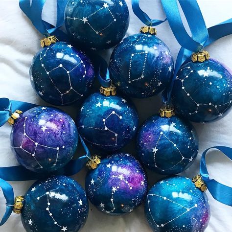 Solar System Ornaments, Galaxy Ornaments Diy, Galaxy Christmas Ornaments, Zodiac Christmas Ornaments, Christmas Decor Ornaments, Space Theme Christmas Tree, Planet Ornaments Diy, Christmas Space Theme, Outer Space Christmas Tree