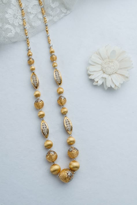 Gold Moti Mala Designs, Chains For Women Gold Indian, Gold Chain For Women Indian, 16 Grams Gold Necklace Designs, Gold Mala, Indian Wedding Jewelry Sets, Black Beads Mangalsutra Design, New Gold Jewellery Designs, Diamond Pendants Designs