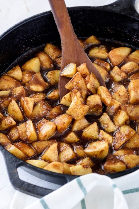 Fried Apples Recipe Deep Fried Apples, Fry Apples, Fried Apples Recipe, Dessert For Fall, Tasty Vegan Recipes, Golden Delicious Apple, Apple Fritter, Fried Apples, Apple Crisp Recipes