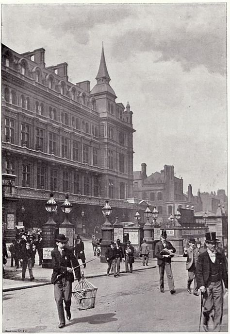 Cannon Street Station and Hotel Victorian England, Victorian London, Charing Cross, London History, London Town, Old London, London Photos, Vintage London, Historical Pictures