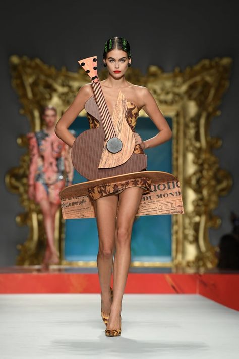 Kaia Gerber on the Moschino Runway at Milan Fashion Week Fashion Design Themes, Themes For Fashion Show, Fashion Themes Inspiration, Avangard Dress, Milan Fashion Week 2023, February Fashion, Avangard Fashion, Moschino Runway, Music Inspired Fashion