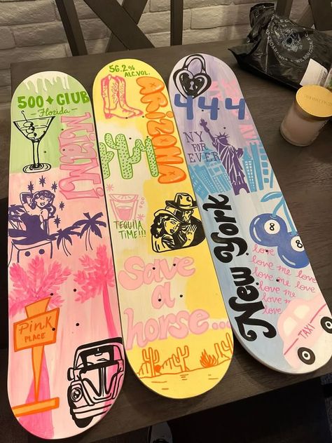 Skateboard Prints Wall Art, Skateboard Wall Art Diy, Skateboard Room Decor Wall Art, Trendy Art Projects, Painting Asthetics Idea, Painted Skateboard Wall Art, Skateboard Deck Wall Art, Skateboard Art Ideas, Kristin Konefal Art