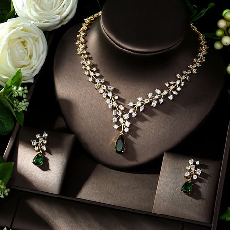 Charm Green Water Drop Dubai Jewelry Sets Gold Color Wedding Necklace Earrings Sets https://m.alibaba.com/product/1600350890910/Charm-Green-Water-Drop-Dubai-Jewelry.html?__sceneInfo={"cacheTime":"1800000","type":"appDetailShare"} Bridal Diamond Necklace, Bride Jewelry Set, Diamond Jewelry Set, American Diamond Jewellery, Earrings Sets, Fancy Jewelry Necklace, Modern Gold Jewelry, Diamond Wedding Jewelry, Diamond Necklace Designs