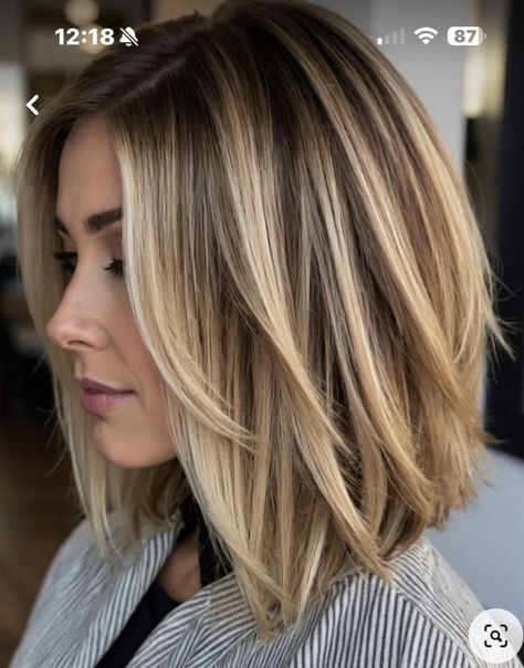 Blond Highlights Shoulder Length Hair, Angles Bob Medium, Medium Angled Bob Haircut, Shoulder Length Hairstyles Straight Hair, Long Angled Bob With Bangs, Shoulder Length Hair Blonde Highlights, Hair Cuts Ideas Shoulder Length, Shoulder Length Angled Bob, Long Layers Shoulder Length Hair