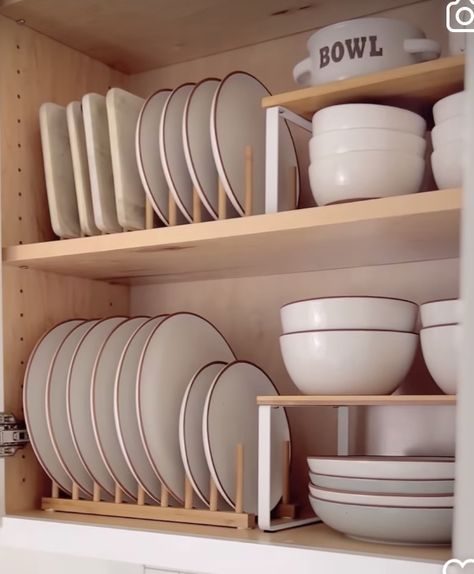 Bottom Cabinet Storage, Small Apartment Inspo Kitchen, No Drawers In Kitchen Storage Ideas, Kitchen Plates Organization Cabinets, Kitchen Organization Dishes, Decorated Kitchen Ideas, Small Cabinet Organization Kitchen, Easy Apartment Decor Budget, Organizing Plates And Bowls Cabinets