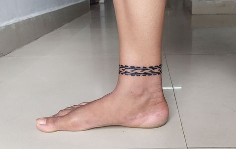 Polynesian Ankle Tattoo For Women, Samoan Ankle Tattoo For Women, Ankle Band Tattoo Women, Traditional Bear Tattoo, Ankle Band Tattoo, Wrist Band Tattoo, Mujeres Tattoo, Butterfly Hand Tattoo, Ouroboros Tattoo