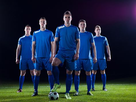 Sports team photography is a challenge, but these tips can help you capture a winning shot, from organization to camera settings. Soccer Photography Poses, Soccer Team Pictures, Soccer Senior Pictures, Soccer Team Photos, Sports Team Photography, Soccer Poses, Sports Photoshoot, Sports Photography Tips, Volleyball Photos