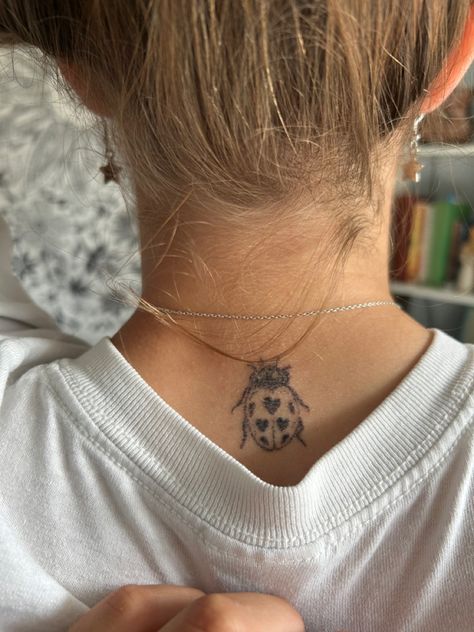 Symmetrical Tattoo Placement Ideas, Women’s Tramp Stamp Tattoos, Matching Arm Tattoos Best Friends, Down The Back Tattoos, Abstract Stomach Tattoo, Nature Tattoos Patchwork, Nova Tattoo Name, Womens Small Chest Tattoo, Stick And Poke Tattoo Designs