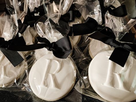 White And Black Dessert Table, White And Black Cookies, Black Wedding Party Favors, Black Tie Wedding Party Favors, All Black Anniversary Party, Black And White Wedding Color Pallet, Wedding Favors Black And White, Wedding Dessert Table Black And White, Black And Silver Engagement Party