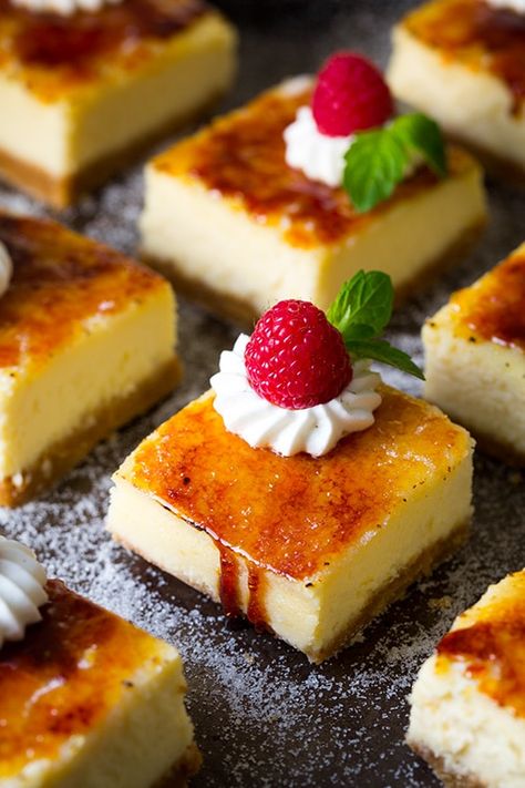 Brulee Desserts, Creme Brulee Cheesecake Bars, Brulee Cheesecake, Desserts Cheesecake, Creme Brulee Cheesecake, Dessert Logo, Valentines Snacks, Creme Brulee Recipe, Brulee Recipe