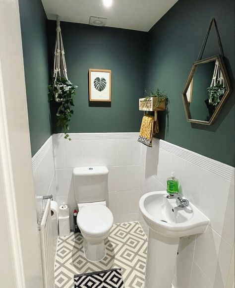 green cloakroom tolilet - Ecosia - Images Small Wc Ideas Downstairs Loo, Green Bathroom Paint, Wc Ideas, Bathroom Wall Colors, Small Downstairs Toilet, Cloakroom Toilet, Tiny Bathroom Ideas, Small Bathroom Remodel Designs, Toilet Decor