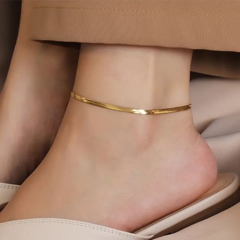 Gold Anklets Indian, Anklets Indian, Classic Wear, Anklet Designs, Modern Gold Jewelry, Girls Beach, Ankle Jewelry, Kids Accessories Jewelry, Diamond Pendants