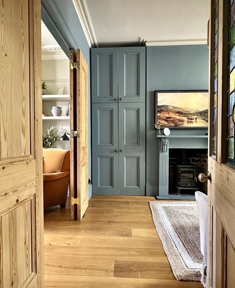 English Country House Paint Colors, Selvedge Living Room, English Country Living Room Ideas, De Nimes Living Room, Blue Moody Living Room, Color Drenching Kitchen, Selvedge Farrow And Ball, Farrow And Ball Selvedge, Blue Paint Living Room