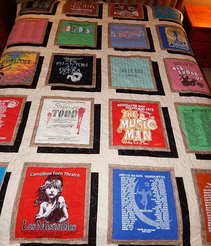 Drop Shadow T-shirt quilt | by sarahduffey Tee Shirt Quilts Ideas, Horror Quilt, Tshirt Quilt Diy, Memory Blankets, Illusion Quilts, Tshirt Quilt Pattern, Tshirt Quilts, Tee Shirt Quilt, Photo Quilts