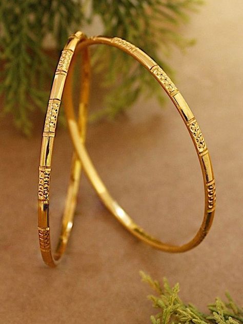 Simple Gold Bangle, Plain Gold Bangles, Gold Bangles Indian, Bangle Design, Gold Bangles For Women, Gold Bangle Set, Bangles Gold, Gold Jewelry Simple Necklace, Bangles For Women