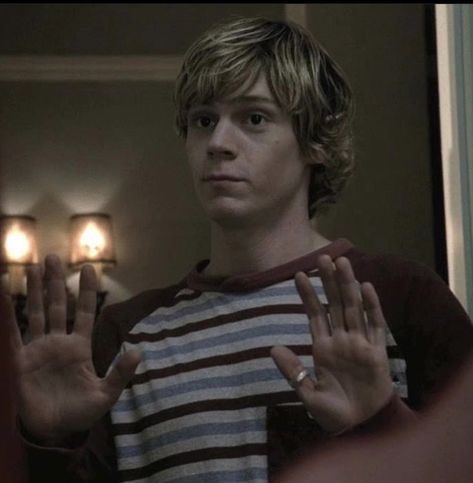 Evan Peters Tate Langdon, Evan Peters Tate, Langdon American Horror Story, American Horror Story Season 1, Diego Peretti, Tate Ahs, Evan Peters American Horror Story, Story Icon, Tate And Violet