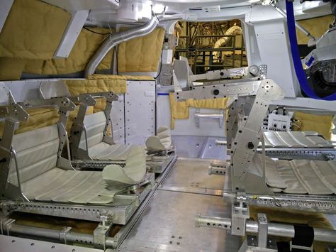 http://www.popsci.com/peek-inside-orion-spacecraft-that-will-fly-us-to-mars?image=3 Spacecraft Interior, Orion Spacecraft, Astronaut Suit, Johnson Space Center, Nasa Mars, Spaceship Art, Cool Car Pictures, Popular Science, Space Program