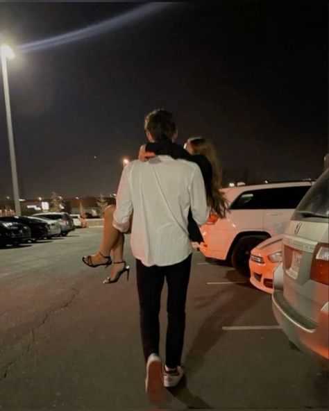 Cuddly Relationship Goals, College Couples Aethstetic, Fancy Couple Pictures, Gym Couples Aethstetic, Car Pics With Boyfriend, Photos Astethic, Bicep Grab Couple, Fancy Date Aesthetic, Dates Astethic