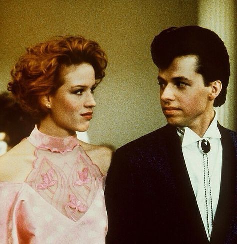 Andie and Duckie Best Oscar Dresses, Film Cult, 80s Prom, Oufits Casual, Cute Couple Quotes, See Movie, Oscar Dresses, Prom Photos, Iconic Dresses