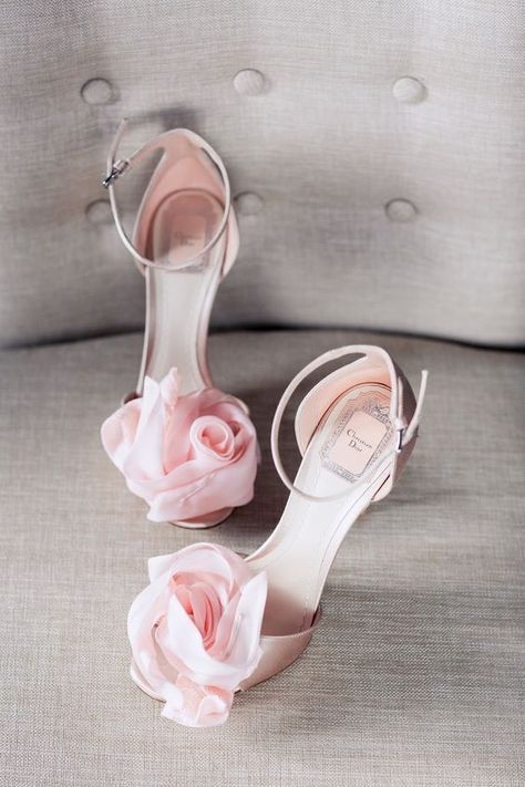 Christian Dior Wedding Shoes, Dior Wedding Shoes, Iconic Heels, Dior Wedding, Pink Dior, Shoes Everyday, Cute High Heels, Im So Fancy, Beautiful Love Stories