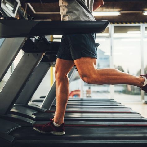 Treadmill running helps avoid the heat, but is the workout as good? Running Treadmill Workout, Pulmonary Function Test, Running Help, Treadmill Running, Financial Fitness, Running On Treadmill, Fitness Trends, World News Today, Peppermint Oil