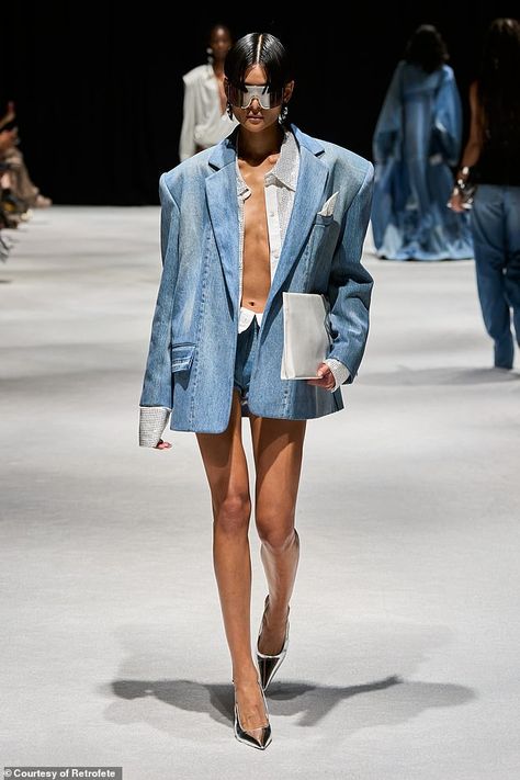 Casual Work Outfits Women, All Jeans, Summer Work Outfits, Spring Fashion Outfits, Dion Lee, Denim Trends, Norma Kamali, Spring Fashion Trends, Jason Wu