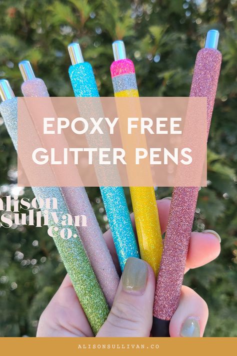 How To Do Pen Wraps, How To Make Custom Pens, Making Pens With Resin, How To Epoxy Pens Diy, Diy Glitter Pens Epoxy, Diy Ink Pens Ideas, How To Make Glitter Pens With Uv Resin, How To Make Glitter Pens With Epoxy, Diy Epoxy Pen Tutorial