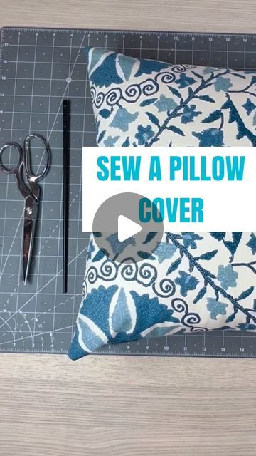 Sewing Couch Pillows, 16 X 16 Pillow Cover, How To Make A Pillow Cover Without A Zipper, Pillow Cover Diy Ideas, Easy Sew Pillow Covers, How To Make A Cushion Cover, Making Pillow Covers, Pillow Making Ideas, Fabric Square Crafts