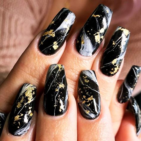 21 Stunning Gold Foil Nail Designs to Make Your Manicure Shine ★ Black Nails with Gold Foil Picture 2 ★ See more: http://glaminati.com/gold-foil/ #goldfoilnails #goldfoilnailart Foil Nail Designs, Marble Acrylic Nails, Prom Nail Designs, Gel Pedicure, Marble Nail Designs, Gold Nail Designs, Black Nail Art, Marble Nail Art, Gold Nail