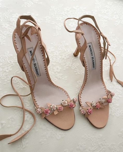 @sororitevintage on IG Flower Shoes Heels, Luxury Floral Heels For Parties, Flower Kitten Heels, Vintage Flower Heels, Elegant Flower-shaped Sandals With Heel Strap, Stylish Shoes Heels, Elegant Flower-shaped Evening Heels, Diy Heels, Elegant Shoes Heels