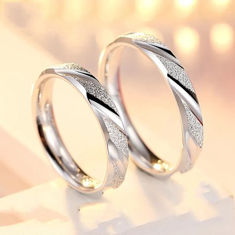 Couple Ring Design, Simple Wedding Bands, Simple Silver Jewelry, Couples Ring Set, Couple Wedding Rings, Ring Trends, Detailed Jewelry, Couple Jewelry, Couple Wedding