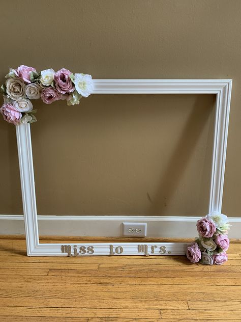 Bridal Shower Props, Floral Photo Frame, Bride To Be Decorations, Party Photo Frame, Diy Photo Frame, Bridal Shower Photo Prop, Rustic Burlap Wedding, Kitchen Bridal Shower, Bridal Shower Inspo