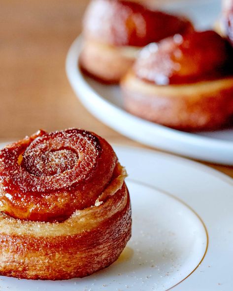 Morning Buns, Morning Bun, Fancy Breakfast, Baking Buns, Skin Care Routine For 20s, Breakfast Sweets, Frozen Puff Pastry, Make Ahead Breakfast, Cinnamon Buns