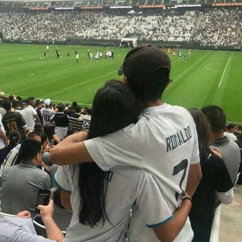 Cute Couples Football, Cute Soccer Couples, Soccer Couples, Ronaldo Jersey, Real Madrid Logo, Football Girlfriend, Membentuk Alis, Football Couples, Boyfriend Pranks Pictures