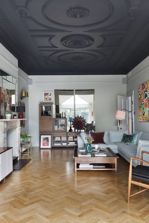 Moody And Dramatic Dark Living Room Ideas and Paint Inspiration (I'm inspired by the ceiling) Dark Living Room Ideas, Dark Ceiling, Dark Living Rooms, Victorian Townhouse, Black Living Room, Living Room Ceiling, Wooden Floor, Painted Ceiling, Elegant Home Decor