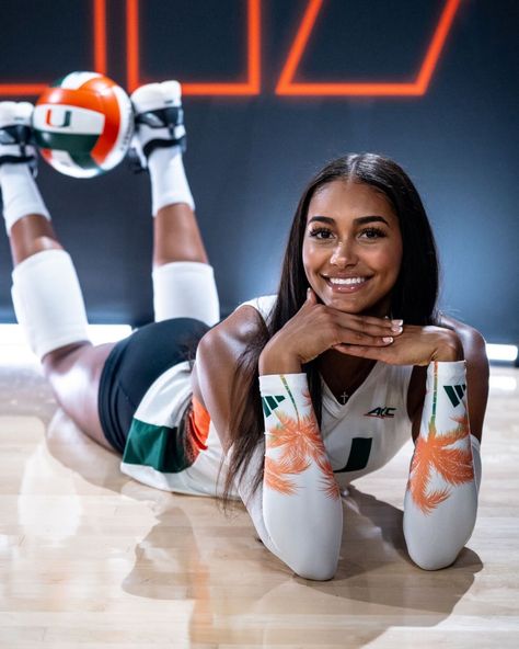 University of Miami Volleyball Beauty @ava.carney 😍🏐❤️‍🔥 U Miami, U Of Miami, Miami University, Bad Gyal, Better Than Yours, University Of Miami, Wnba, Skin Tone, New Life