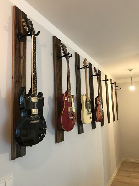 Wood Guitar Wall Hanger, Guitar Wood Hanger, Live Edge Guitar Hanger, Guitar Wall Mount Ideas, Guitar Hanger Ideas, Guitar Display Ideas, Guitar Room Aesthetic, Guitar Wall Display, Guitar Wall Stand