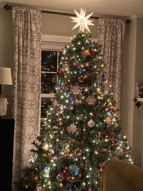 White Lights Christmas Tree, Color Light Christmas Tree Ideas, Christmas Colored Lights Tree, Multi Color Lights Christmas Tree, Color Lights Christmas Tree Ideas, Christmas Tree With White And Colored Lights, White Christmas Tree With Multi Colored Lights Decorating Ideas, Multi Colored Christmas Tree Lights, Multi Colored Christmas Tree Ideas