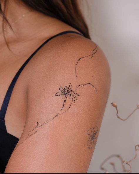 Vine Tattoos Fine Line, Dainty Long Flower Tattoos, Jasmine Shoulder Tattoo, Spine Fineline Tattoo, Hip Leaf Tattoos Women, Super Feminine Tattoos, White And Black Ink Tattoo, Love Above All Else Tattoo, Elegant Nature Tattoos