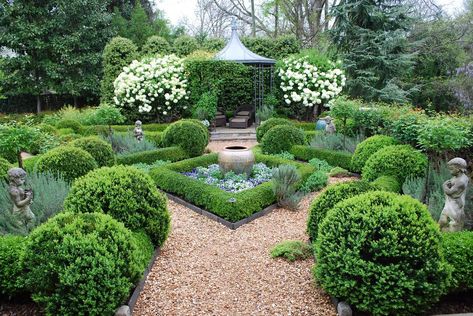 Beautiful parterre garden with boxwood and snowball viburnum. Minimalist Front Yard Landscaping, Minimalist Front Yard, Formal Garden Design, Parterre Garden, Alex Smith, Boxwood Garden, Landscaping Design Ideas, Topiary Garden, Front Garden Design