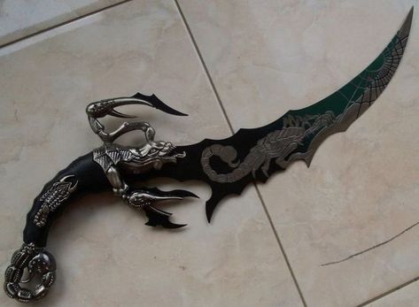 Mi Logo, Fantasy Dagger, Knife Aesthetic, Pretty Knives, Dagger Knife, Fantasy Props, Cool Swords, Knife Collection, Cool Knives