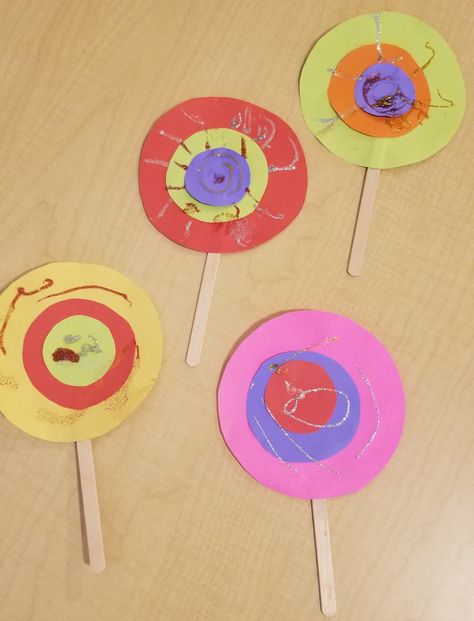 Circle Art And Craft For Preschool, Pre K Circle Activities, Activity On Circle Shape, Circle Art Projects Preschool, Preschool Circle Shape Crafts, Circle Craft For Preschoolers, Crafts With Circles Preschool, Circles Preschool Activities, Small Medium And Large Preschool